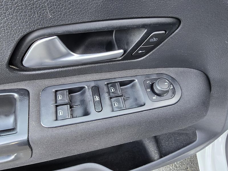 Volkswagen Amarok 3,0TDI 150kW 4x4 DSG TAŽNÉ DPH - fotka 15 z 24