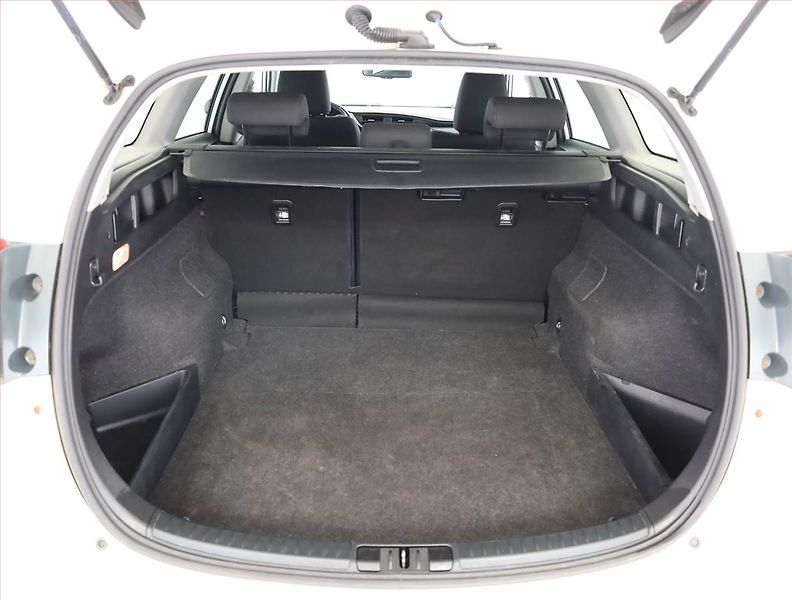 Toyota Auris (2015) 1.6 Valvematic, ČR,1.maj - fotka 17 z 18