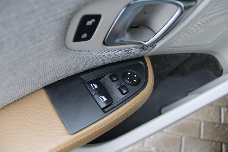 BMW i3 60aH 125kW NAVI LED ČR - fotka 24 z 25