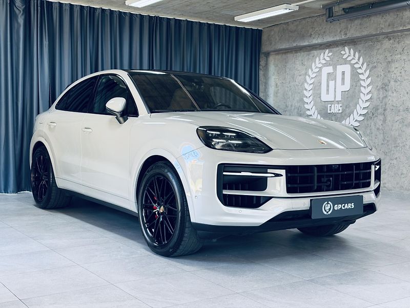 Porsche Cayenne (2023) S*V8*SPORTDESIGN*ZÁRUKA*MAX.VY - fotka 1 z 43