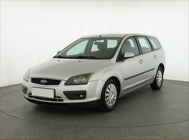 Ford Focus (2005) 1.6 TDCi, Klima, levný provoz - fotka 2 z 12