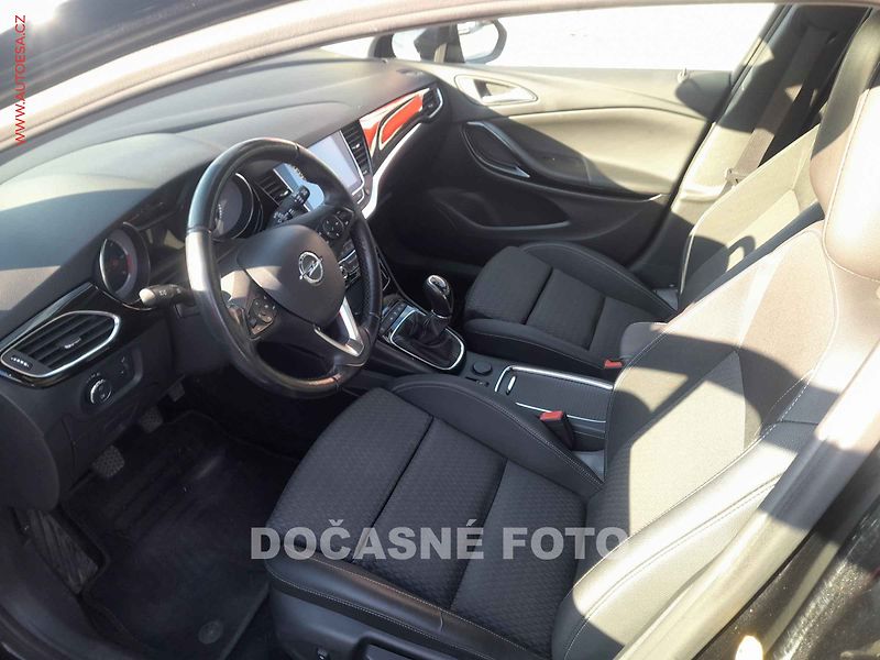 Opel Astra (2019) 1.6CDTi, navi, bixen - fotka 3 z 3