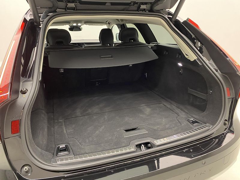 Volvo V90 CC B5 AWD BRIGHT PLUS AUT - fotka 6 z 63
