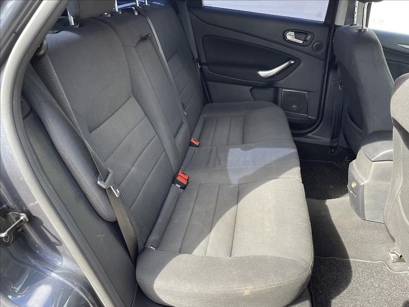 Ford Mondeo 2,0TDCi*103 kW*pravidelný serv - fotka 24 z 36