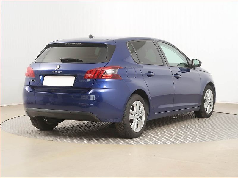 Peugeot 308 (2018) Active Pack 1.2 PureTech - fotka 5 z 17