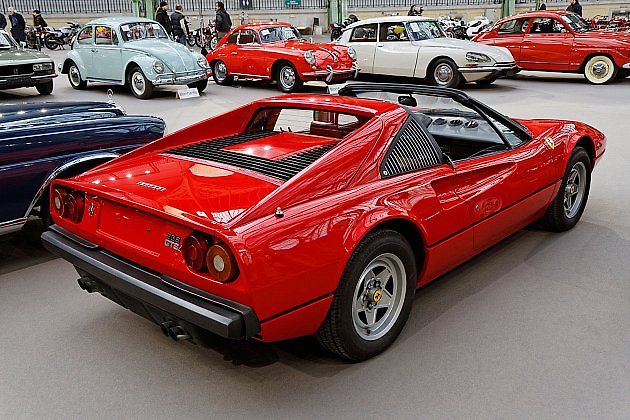 Pohled zezadu na Ferrari 308 GTSi z roku 1981., zdroj: Wikimedia Commons, Thesupermat, CC BY-SA 3.0