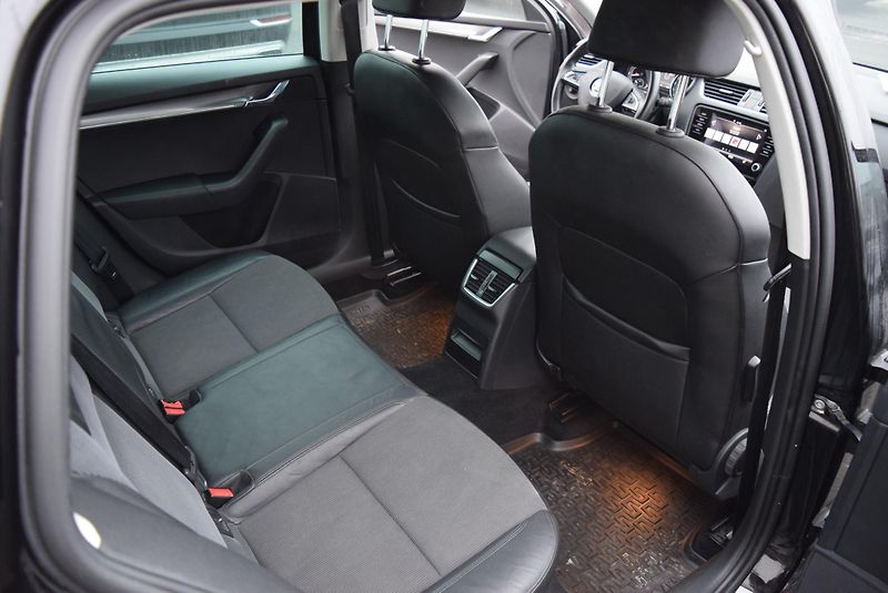 Škoda Octavia (2018) 1.5TSI 110kwSTYLE FULL LED TAŽ - fotka 42 z 50