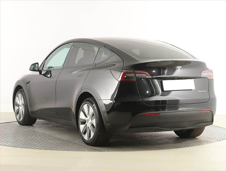 Tesla Model Y (2022) Long Range AWD 79kWh, SoH 88% - fotka 4 z 33