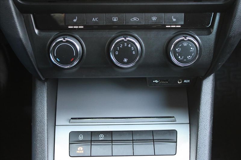 Škoda Octavia 1.6 TDI/81 kW/Ambition/ CZ - fotka 23 z 39