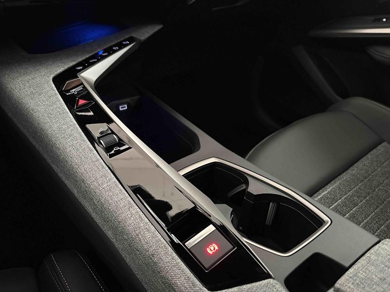 Peugeot 3008 (2026) Allure Hybrid 145 e-DCS6 - fotka 21 z 44