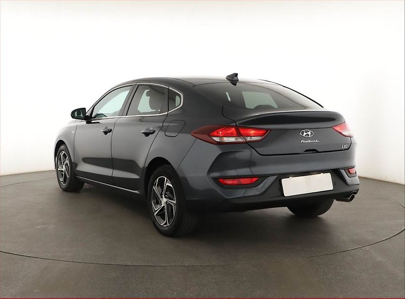 Hyundai i30 (2022) 1.5 T-GDI MHEV, ČR,1.maj - fotka 4 z 20