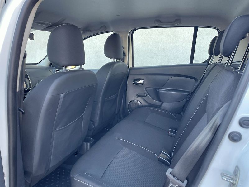 Dacia Sandero (2017) Arctica 0,9TCe 90k - fotka 16 z 21