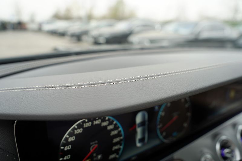 Mercedes-Benz CLS 450 AMG 4Matic/370 PS/Led - fotka 47 z 47