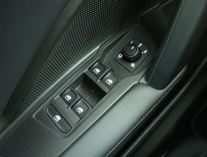 Volkswagen Tayron (2025) 1.5 eTSI - fotka 19 z 19
