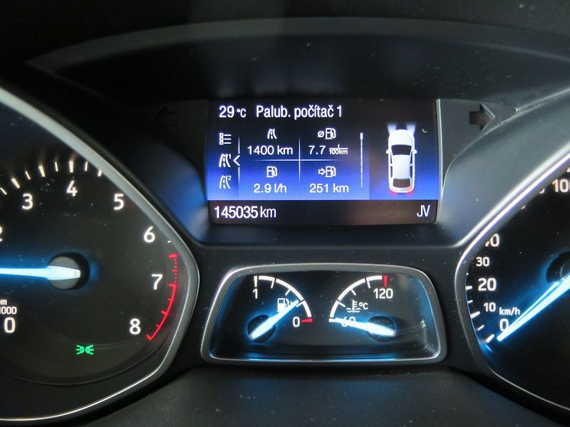 Ford Kuga (2018) 1.5EB,klima,kamera,navi,výhřev - fotka 6 z 28