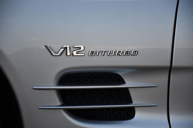 Mercedes-Benz SL 65 AMG V12 Anniversary Edition - fotka 37 z 41
