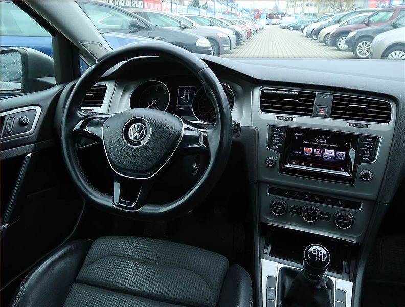 Volkswagen Golf (2014) Comfortline 2.0 TDI, Navi - fotka 7 z 15