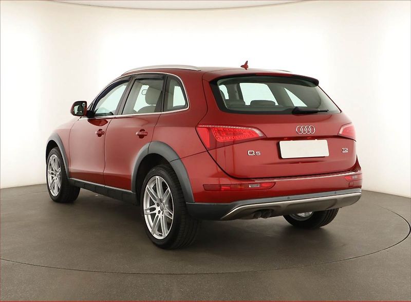 Audi Q5 (2011) 2.0 TDI, 4X4, Automat - fotka 4 z 19