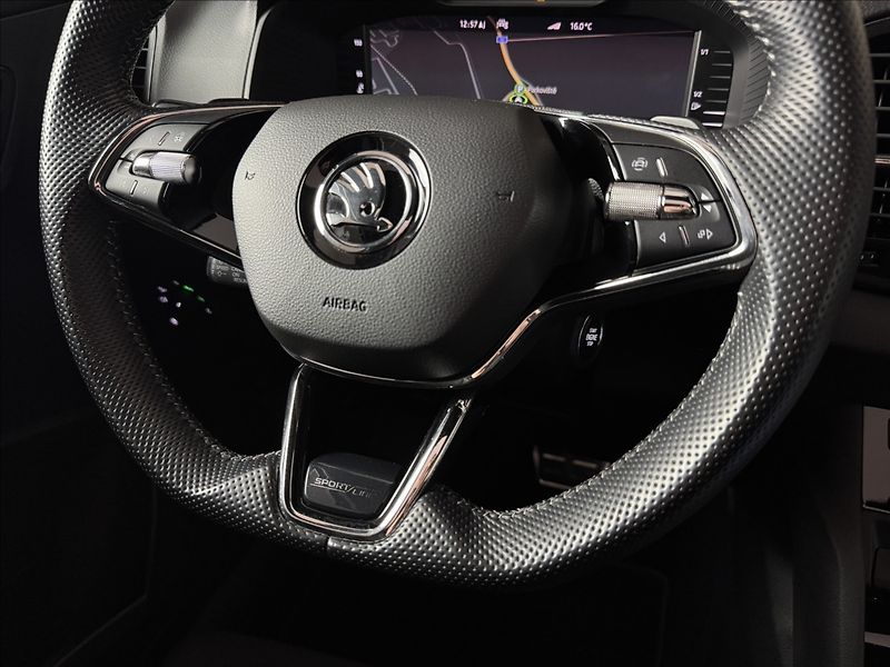 Škoda Karoq 2,0 TDi  DSG Sportline Virtual - fotka 47 z 49