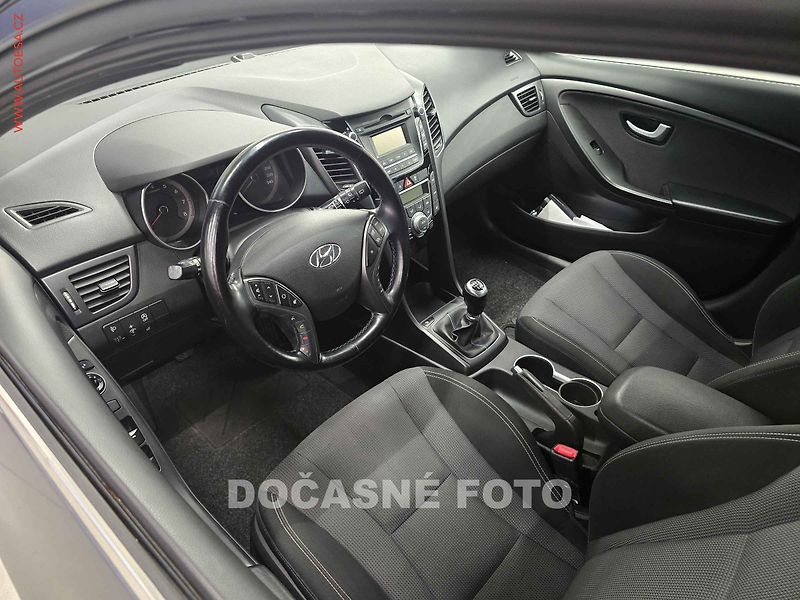 Hyundai i30 (2017) 1.6i, ČR, servis.kniha - fotka 3 z 3