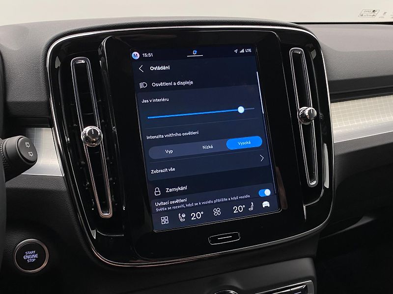 Volvo XC40 (2026) B3 AUT DARK PLUS - fotka 48 z 60