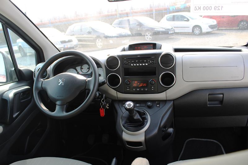Peugeot Partner Tepee (2008) 1,6HDI KLIMA EL.OKNA PDC ESP - fotka 15 z 16
