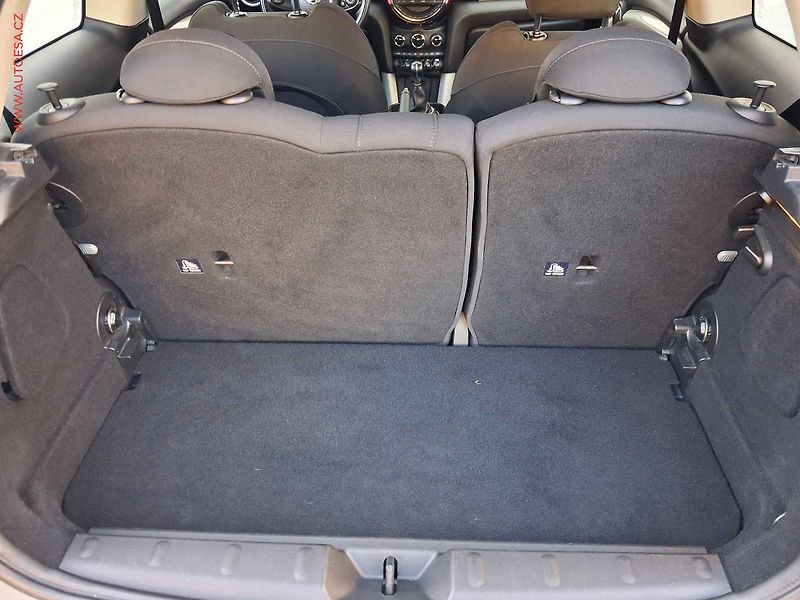 Mini Cooper (2017) 1.5i, LED, AC, temo - fotka 7 z 14