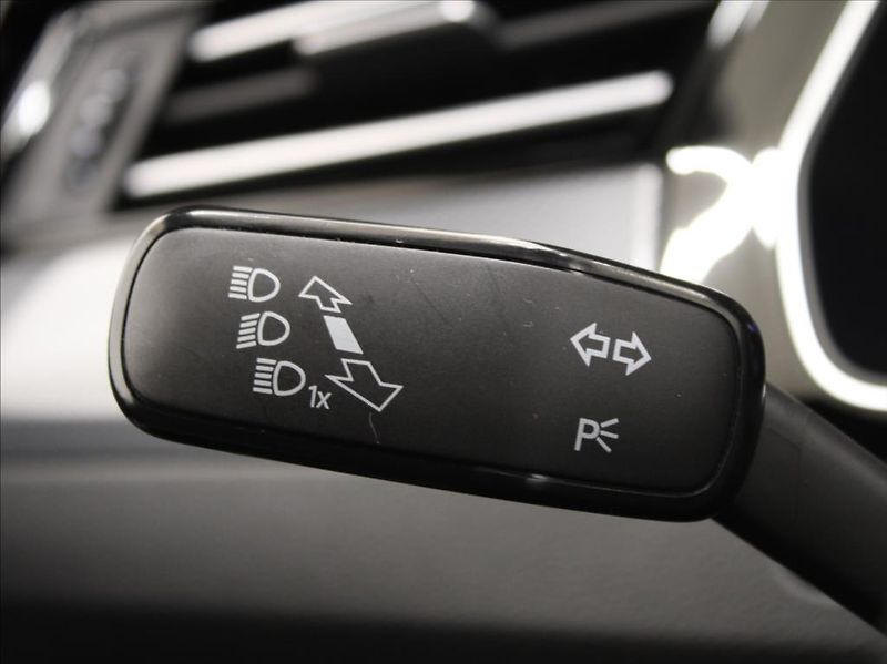 Volkswagen Arteon 2,0 TDI 176kW 4M R-line DCC ČR - fotka 19 z 29