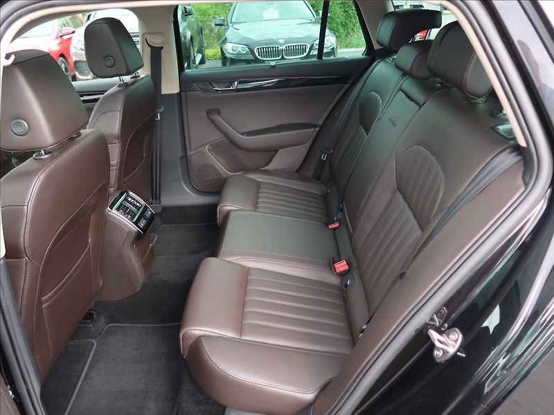 Škoda Superb 2,0 TSi,200kW,NovéČR,L&K,4x4 - fotka 20 z 32