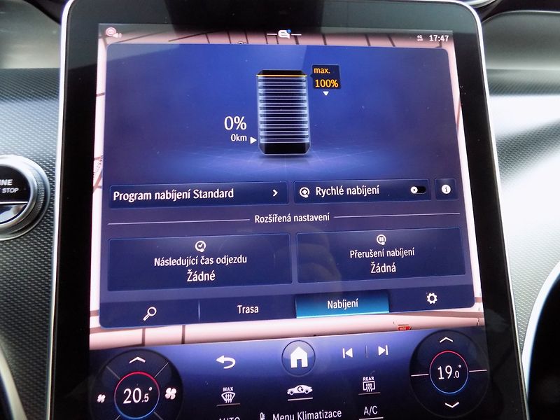 Mercedes-Benz GLC (2024) 300e/AMG/4Matic/DPH/LED/ - fotka 38 z 50