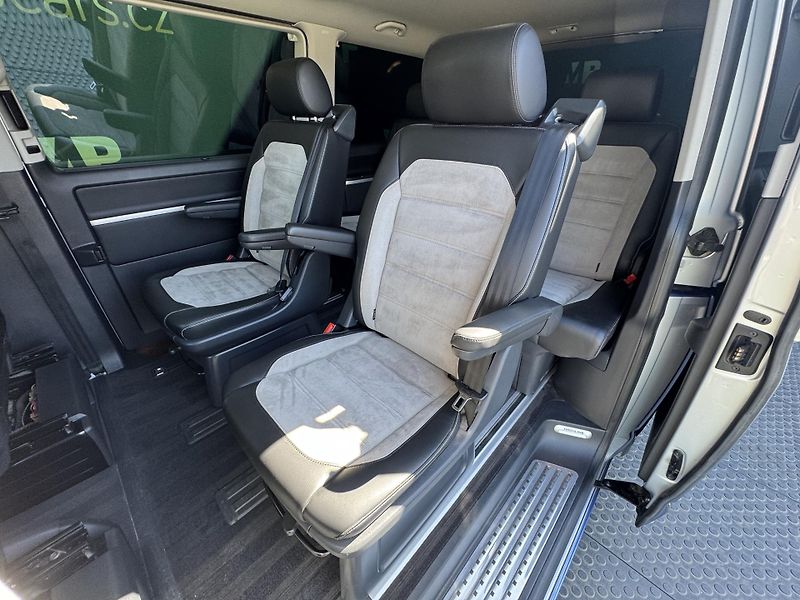 Volkswagen Multivan (2017) 2.0TDi DSG Highline RZV - fotka 17 z 54