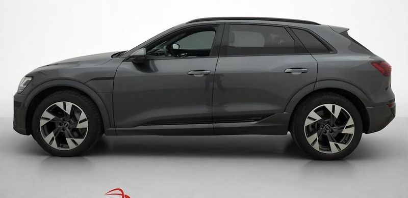 Audi Q8 e-tron 55 Q 360kam Vzduch Tažné Pano  - fotka 4 z 37