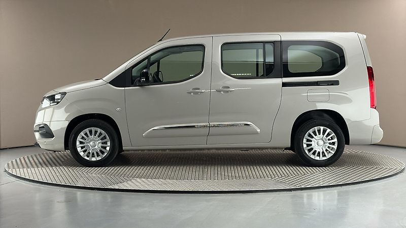 Toyota ProAce City Verso 1.2 L2 Shuttle - fotka 4 z 22