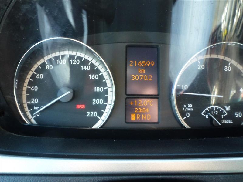 Mercedes-Benz Viano 2,2 DCi 5míst Automat  639 - fotka 31 z 48
