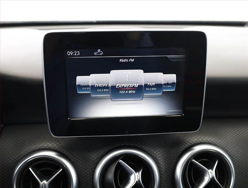 Mercedes-Benz Třídy A (2017) Style A 180 d, Kůže, Navi - fotka 15 z 20