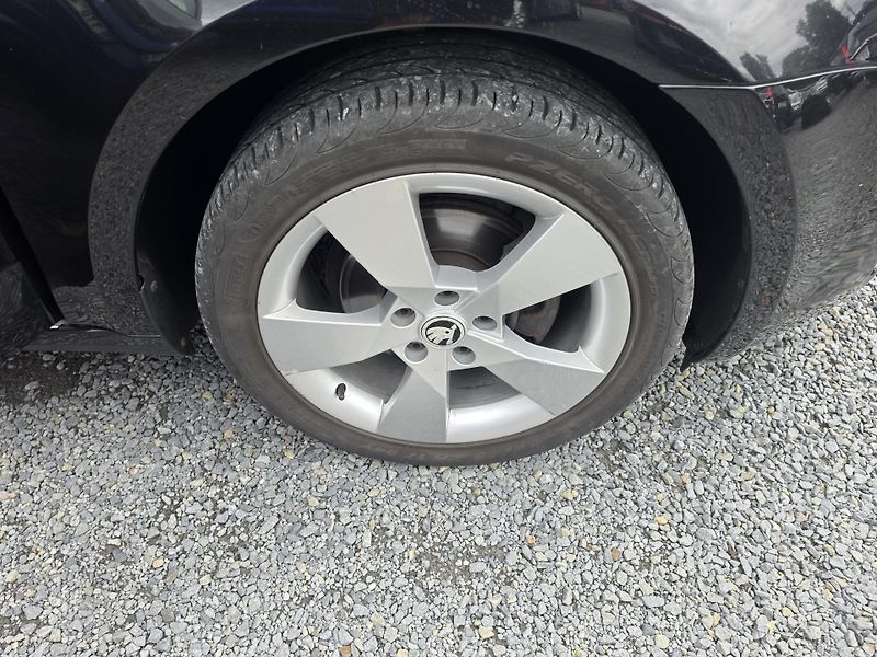 Škoda Octavia 2.0TDI DSG Tz - fotka 11 z 23
