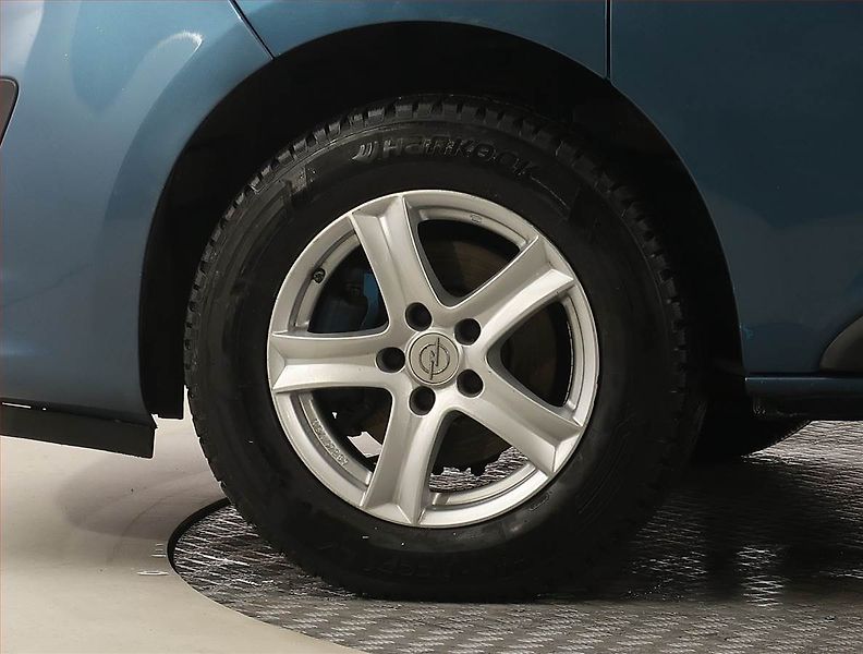 Opel Vivaro (2016) 1.6 BiCDTI, Bus, 9Míst - fotka 14 z 19