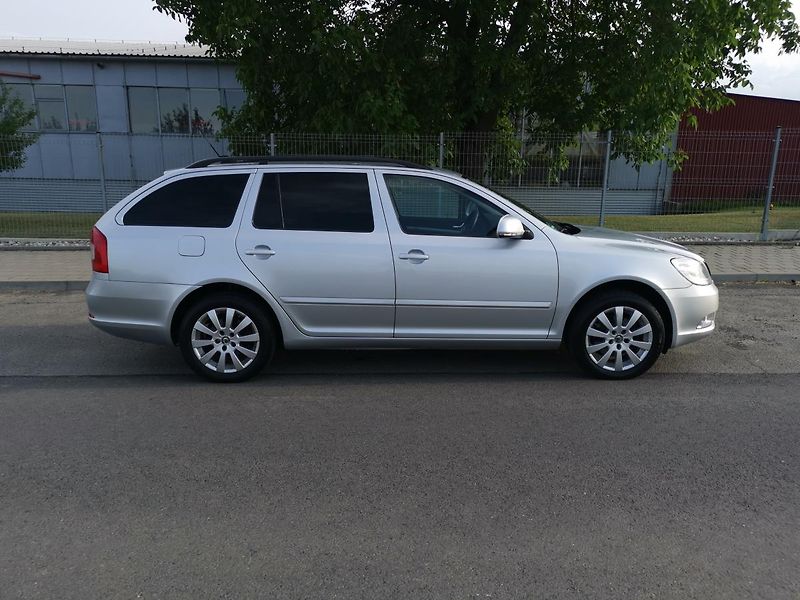 Škoda Octavia 2,0TDI 103 kW  CR ELEGANCE - fotka 4 z 49