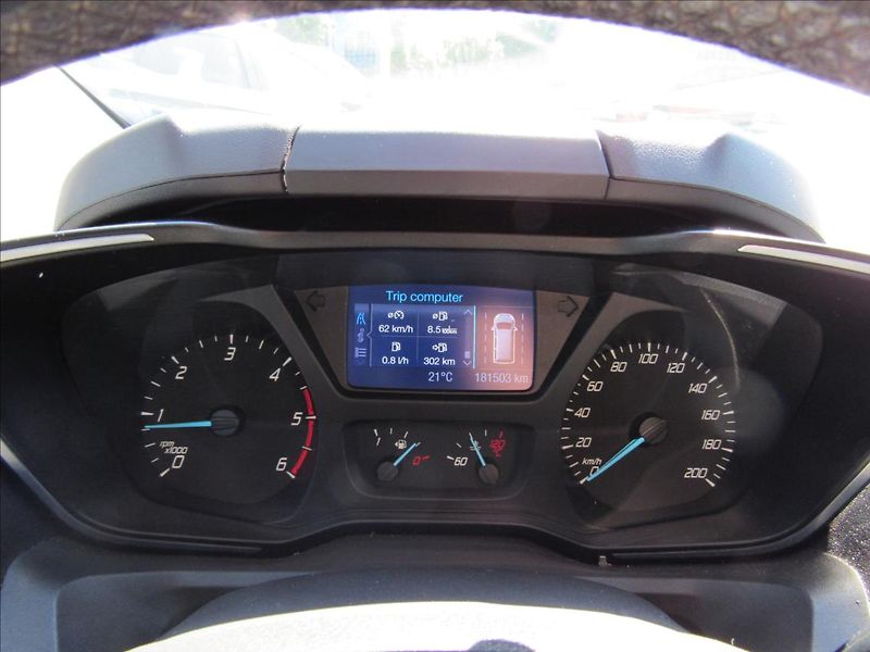 Ford Tourneo Custom 2,2 TDCi 114kW 9 míst - fotka 14 z 36