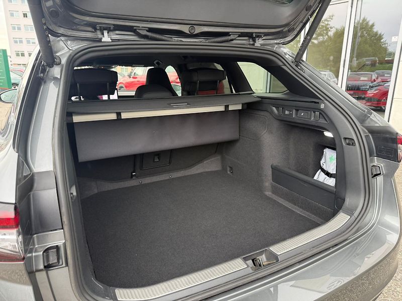 Škoda Superb Sportline 2.0 TDI 110KW DSG Co - fotka 26 z 29