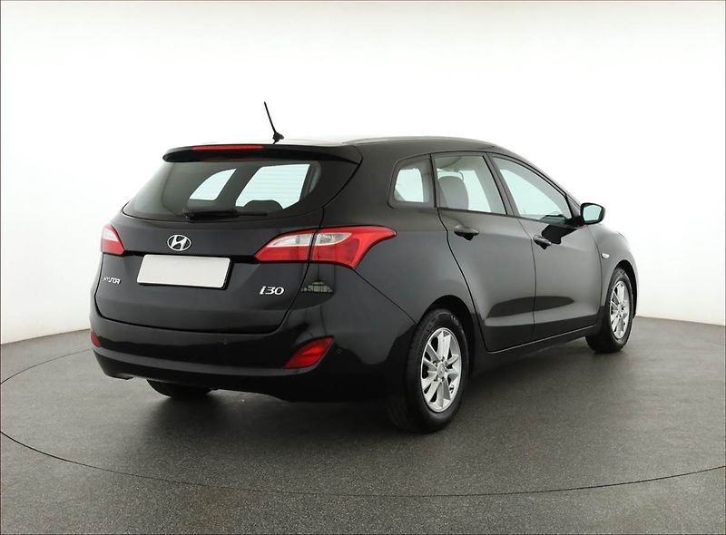 Hyundai i30 (2015) Comfort 1.6 GDI, Serv.kniha - fotka 5 z 16