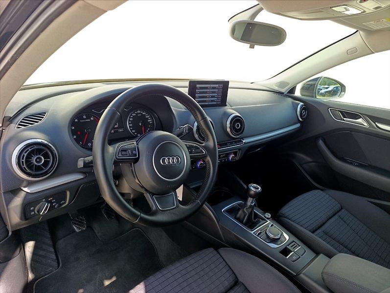 Audi A3 1,4 TFSi Bi.xenon Navi Tempoma - fotka 13 z 29
