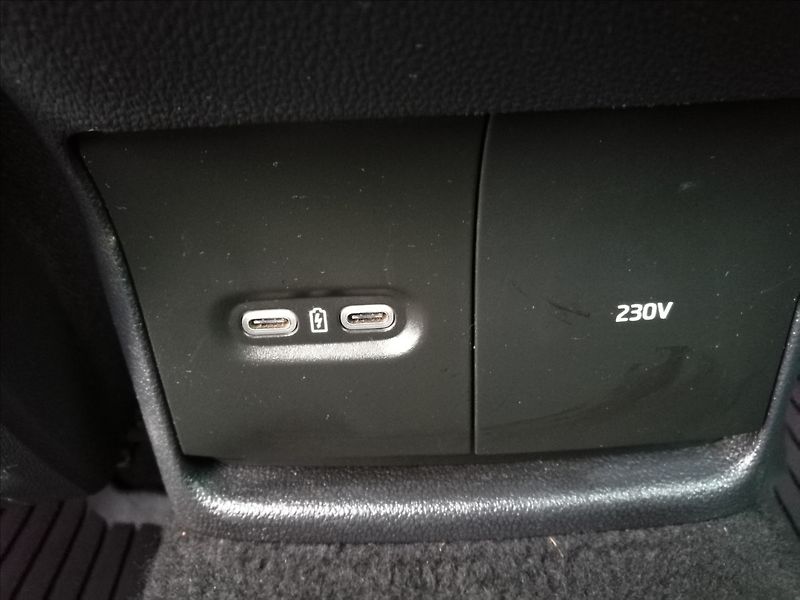 Škoda Octavia 2,0 TDI DSG 1.majitel - fotka 13 z 16