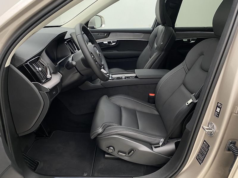 Volvo XC90 (2026) B5 AWD AUT BRIGHT ULTRA 7míst - fotka 3 z 71