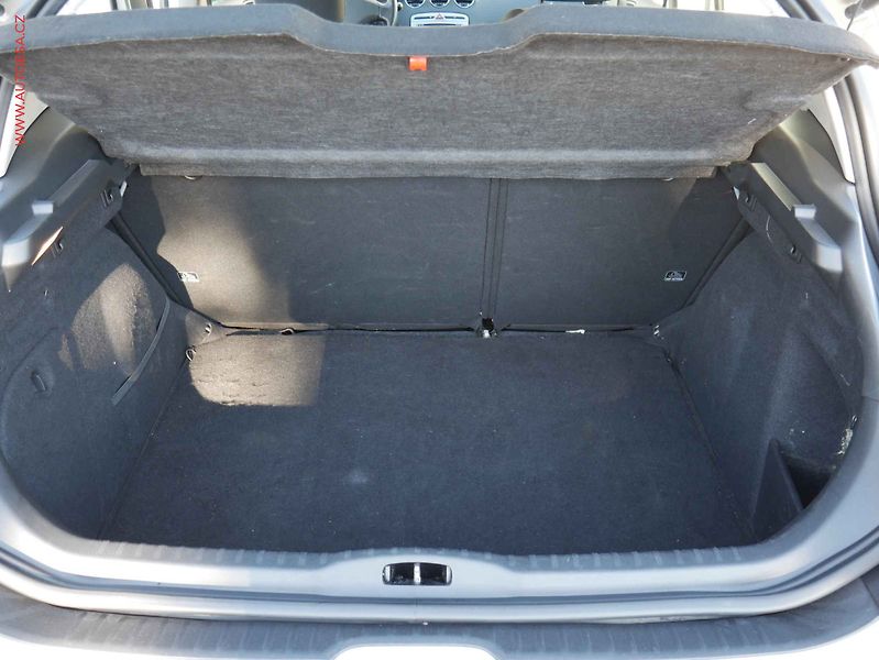 Peugeot 308 (2010) 1.6i, 1.maj,ČR, AC, tempo - fotka 7 z 17