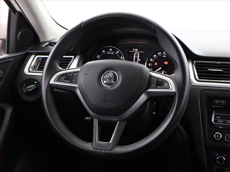 Škoda Rapid (2015) Spaceback 1.2 TSI, Tempomat - fotka 13 z 17