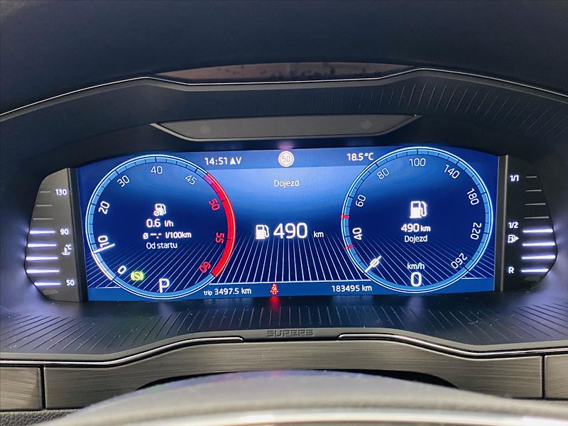 Škoda Superb 2,0 TDI 110kW DSG Style - fotka 11 z 25