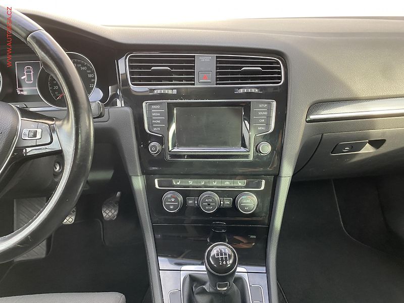 Volkswagen Golf (2013) 1.4 TSi, Highline, bixen - fotka 12 z 16