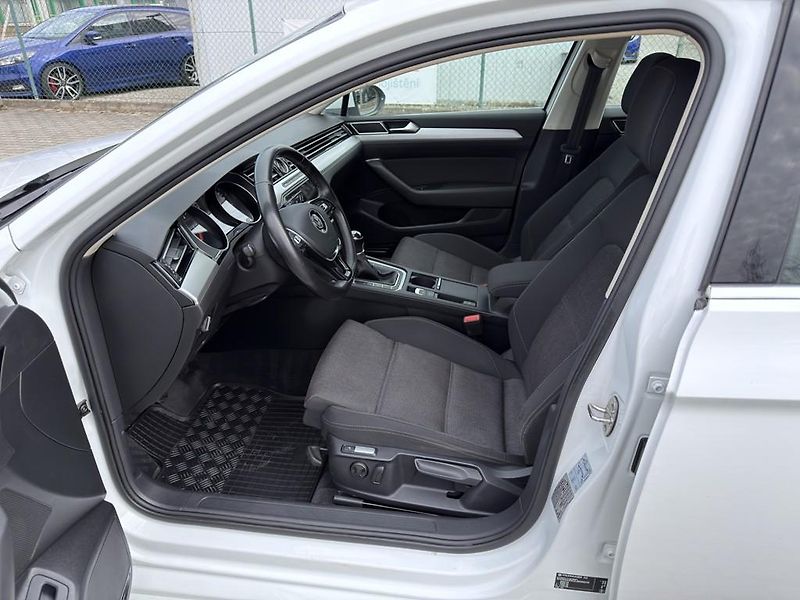 Volkswagen Passat 2.0 TDI 110 kW 4x4 navigace - fotka 6 z 24