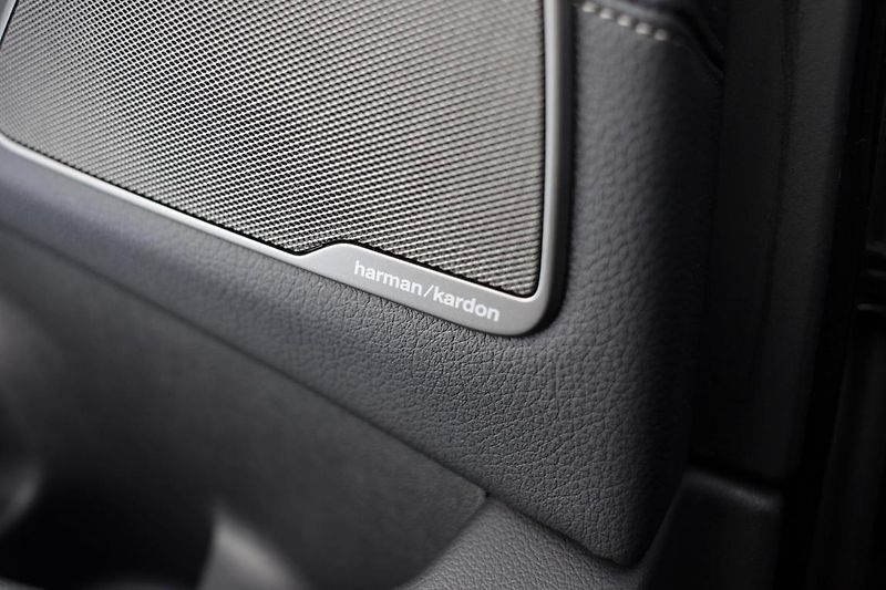 BMW Řada 5 540d xDrive - fotka 14 z 16